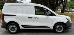 2024 Renault
                Kangoo L1