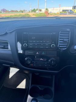 2012 Mitsubishi Outlander ES