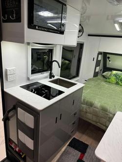 2024 Legend Trackline 15' Off-Road - $104 990 Special Offer $99 990