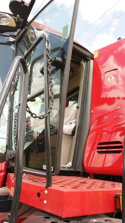 CASE IH
8250 Combine