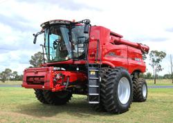 0 CASE IH 8250 Combine RED