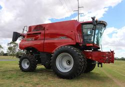 0 CASE IH 8250 Combine RED