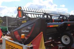 0 MacDon D140 Rigid Draper 40Ft Front Black