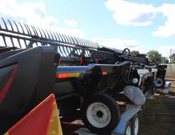 0 MacDon D140 Rigid Draper 40Ft Front Black