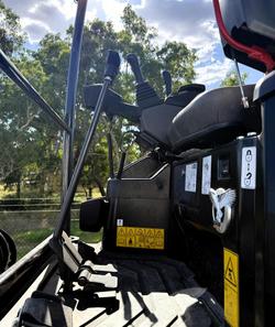 CASE CE Cx17d Mini Excavator, Trailer And Buckets