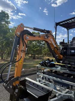 CASE CE Cx17d Mini Excavator, Trailer And Buckets