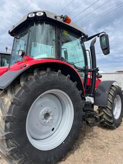 Massey Ferguson
5711 S