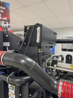  Isuzu
                Engine 