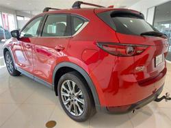 2019 Mazda
CX-5 Akera