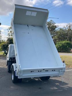 2025 Fuso Canter 815 Tipper White