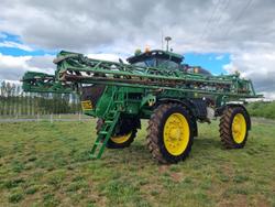 John Deere R4045
