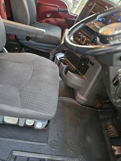 2011 Mack Superliner White