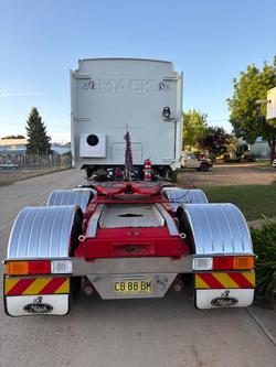 2011 Mack Superliner White