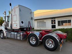 2011 Mack Superliner White