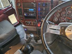 2011 Mack Superliner White