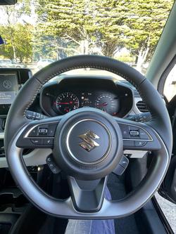 2024 Suzuki Swift Hybrid Plus UZ Super Black