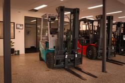 Baoli KBE25 Ride On Electric Forklift