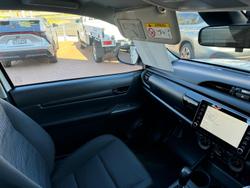 2024 Toyota
Hilux SR