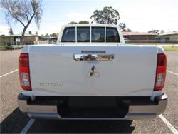 2024 Mitsubishi
Triton GLX