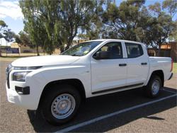 2024 Mitsubishi
Triton GLX