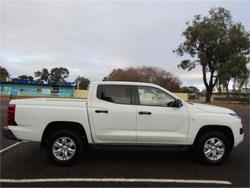 2024 Mitsubishi
Triton GLX+