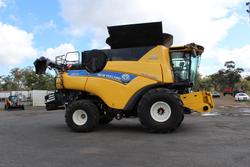 New Holland Cr8.90 Combine