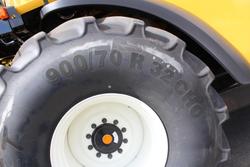 New Holland
Cr8.90 Combine