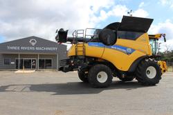 New Holland Cr8.90 Combine