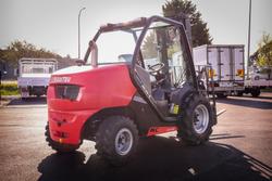 2023 Manitou Mc25-4 Red
