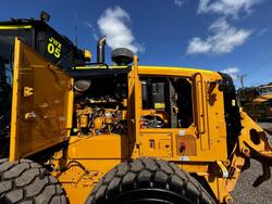 2014 Caterpillar 140M2 Yellow