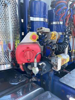 2018 Kenworth
                K200