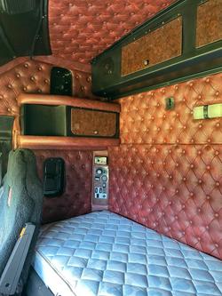 2018 Kenworth
                K200