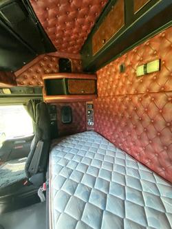 2018 Kenworth
                K200