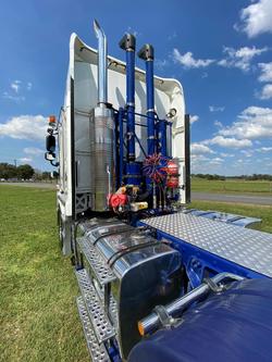 2018 Kenworth
                K200