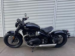 2025 Triumph Bonneville Bobber Bobber Black