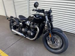 2025 Triumph Bonneville Bobber Bobber Black