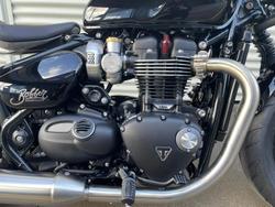 2025 Triumph Bonneville Bobber Bobber Black