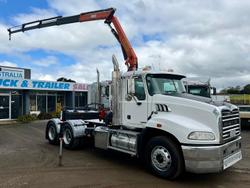 2014 Mack Granite Palfinger Pk11001 Light Use $60000+Gst MACK GRANITE WHITE