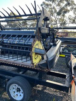 2012 MacDon
D60 25Ft