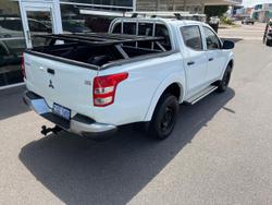 2017 Mitsubishi
                Triton GLX