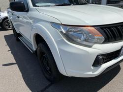 2017 Mitsubishi
                Triton GLX