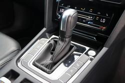 2022 Volkswagen
                Arteon 206TSI R-Line