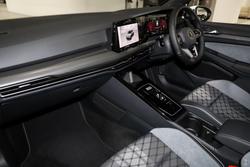 2024 Volkswagen
Golf 110TSI R-Line