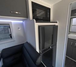 2024 Leader Caravans 2060_R_K1e2_T Gold Le 20'6