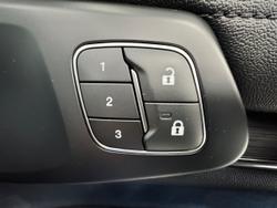 2025 Ford
Everest Sport