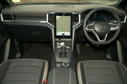 2024 Volkswagen
                Amarok TSI452 Aventura