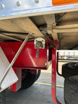 2004 Maxitrans
St3 Od 24 Pallet Chiller Van, Roll Door 4.3M