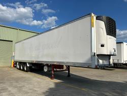 2004 Maxitrans St3 Od 24 Pallet -28 Freezer, Roller Door. 4.3