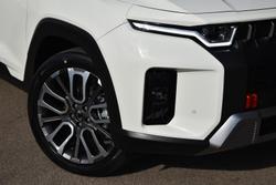 2024 KGM SsangYong Torres Ultimate J116 MY25 AWD Grand White
