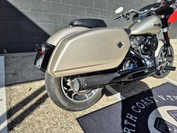 2018 Harley-Davidson Sport Glide 107 (FLSB) Softail Silver